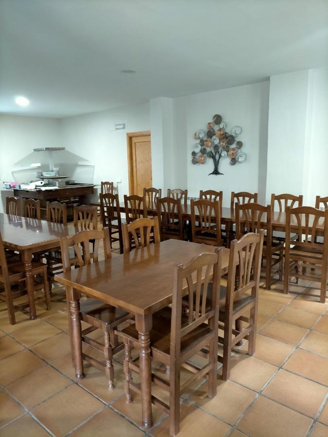 Albergue Santa Barbara Aliaga Екстер'єр фото