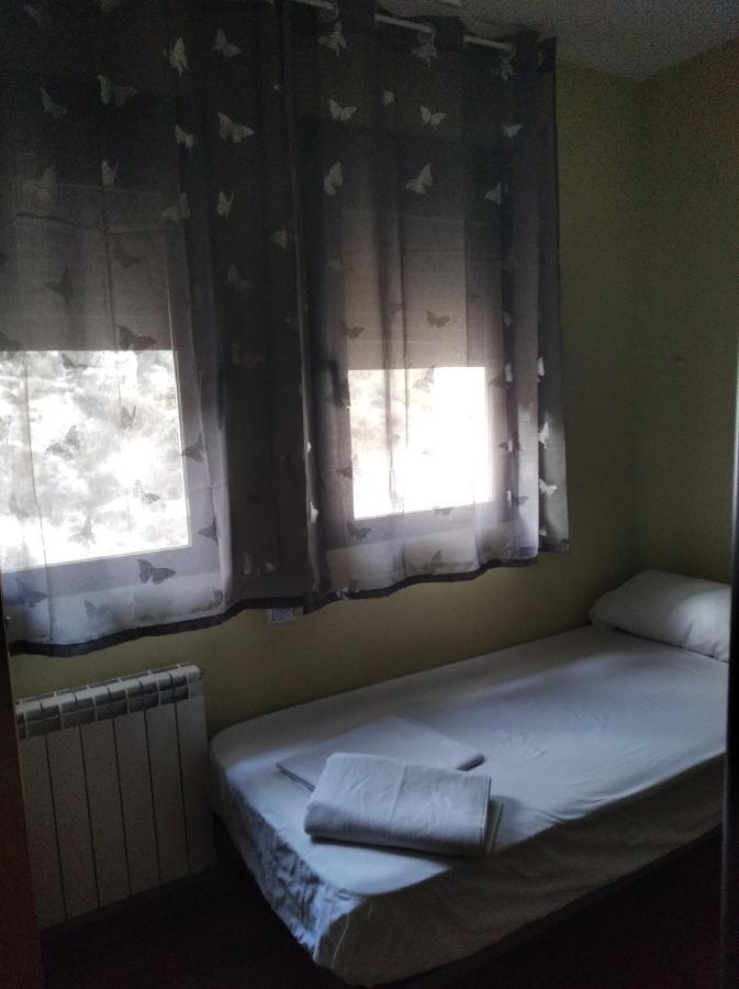 Albergue Santa Barbara Aliaga Екстер'єр фото