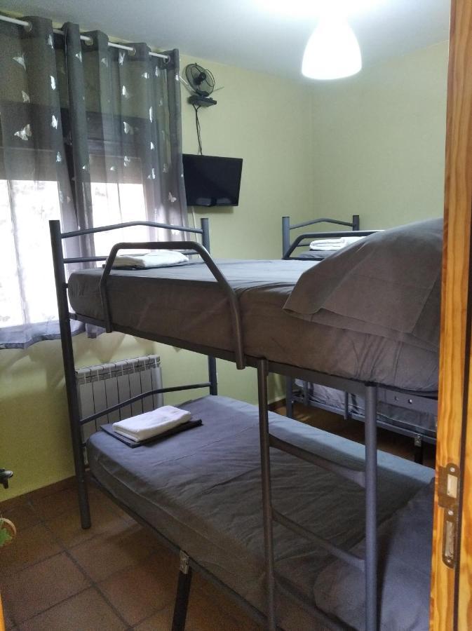 Albergue Santa Barbara Aliaga Екстер'єр фото