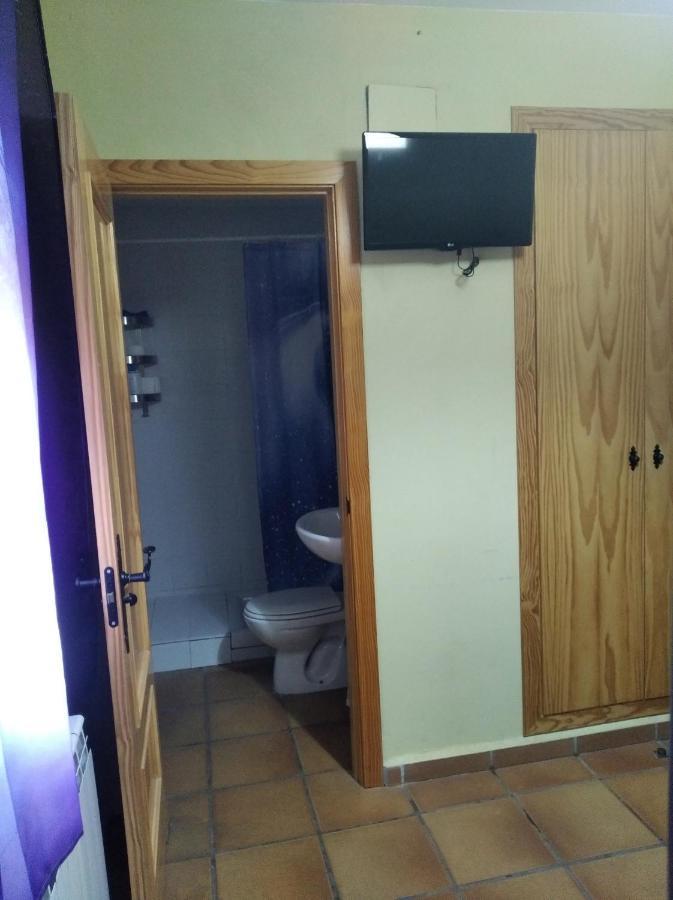 Albergue Santa Barbara Aliaga Екстер'єр фото