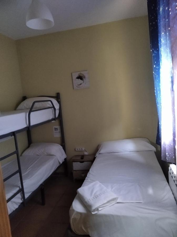 Albergue Santa Barbara Aliaga Екстер'єр фото