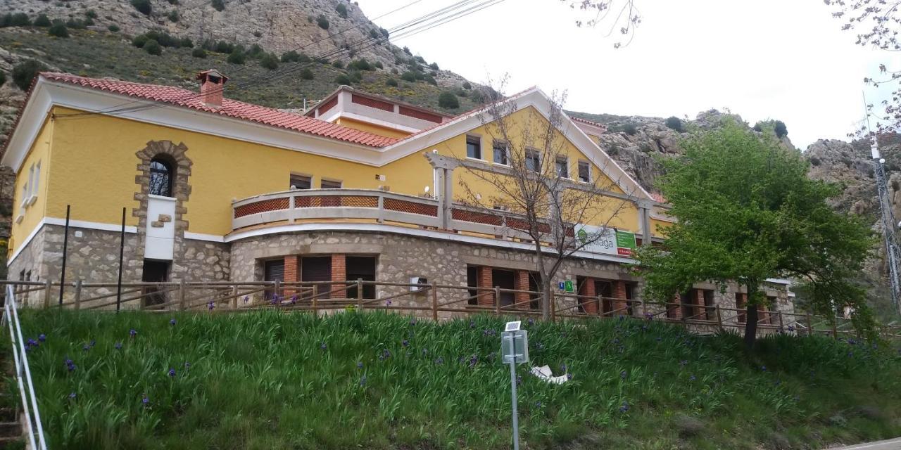 Albergue Santa Barbara Aliaga Екстер'єр фото